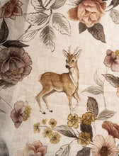 Charger l'image dans la galerie, Plaid en lin "Fleurs et animaux du jardin"