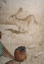 Charger l'image dans la galerie, Coussin carré en lin "Animaux de la forêt"