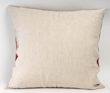 Charger l'image dans la galerie, Coussin carré en lin " Balade en Montagne"