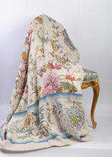 Charger l'image dans la galerie, Plaid en lin "Fleurs et animaux"