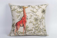 Charger l'image dans la galerie, Coussin carré en lin "Girafe"