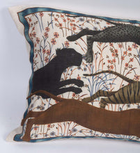 Charger l'image dans la galerie, Coussin rectangulaire en lin "Panthères"