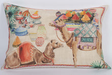 Charger l'image dans la galerie, Coussin rectangulaire en lin "Chameaux"
