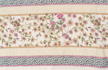 Charger l'image dans la galerie, Tissu en lin  fleuri
