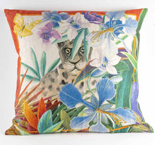 Load image into Gallery viewer, Coussin en lin carré &quot;Valéria&quot;
