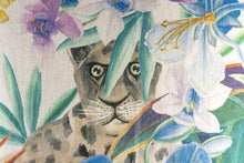 Load image into Gallery viewer, Coussin en lin carré &quot;Valéria&quot;
