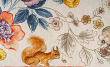 Load image into Gallery viewer, Rectangular linen cushion &quot; Fleurs et animaux du jardin&quot;
