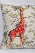 Charger l&#39;image dans la galerie, Coussin carré en lin &quot;Girafe&quot;
