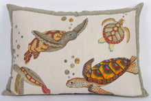 Charger l&#39;image dans la galerie, Coussin rectangulaire en lin &quot;Tortues&quot;
